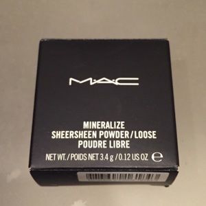 Mac Mineralize Sheersheen Loose Powder Lucent